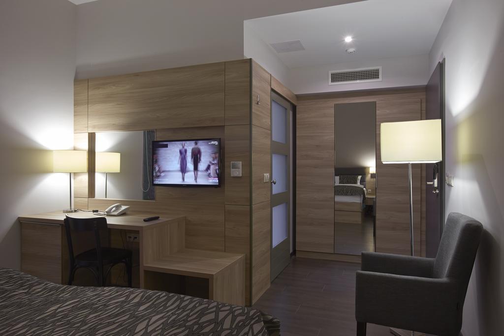 Hotel Therapia เปตช์ ห้อง รูปภาพ