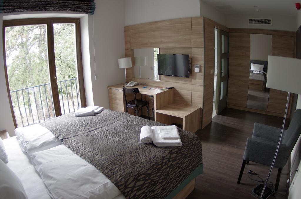 Hotel Therapia เปตช์ ห้อง รูปภาพ